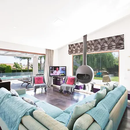 Rent Your Dream Holiday And Look Forward To Relaxing Beside Your Private Pool 1701 * Protaras