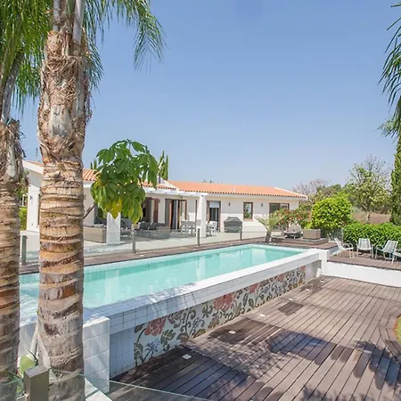 Rent Your Dream Holiday And Look Forward To Relaxing Beside Your Private Pool 1701 Villa *